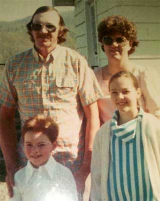 Gomer and Gwen with their children at Easter